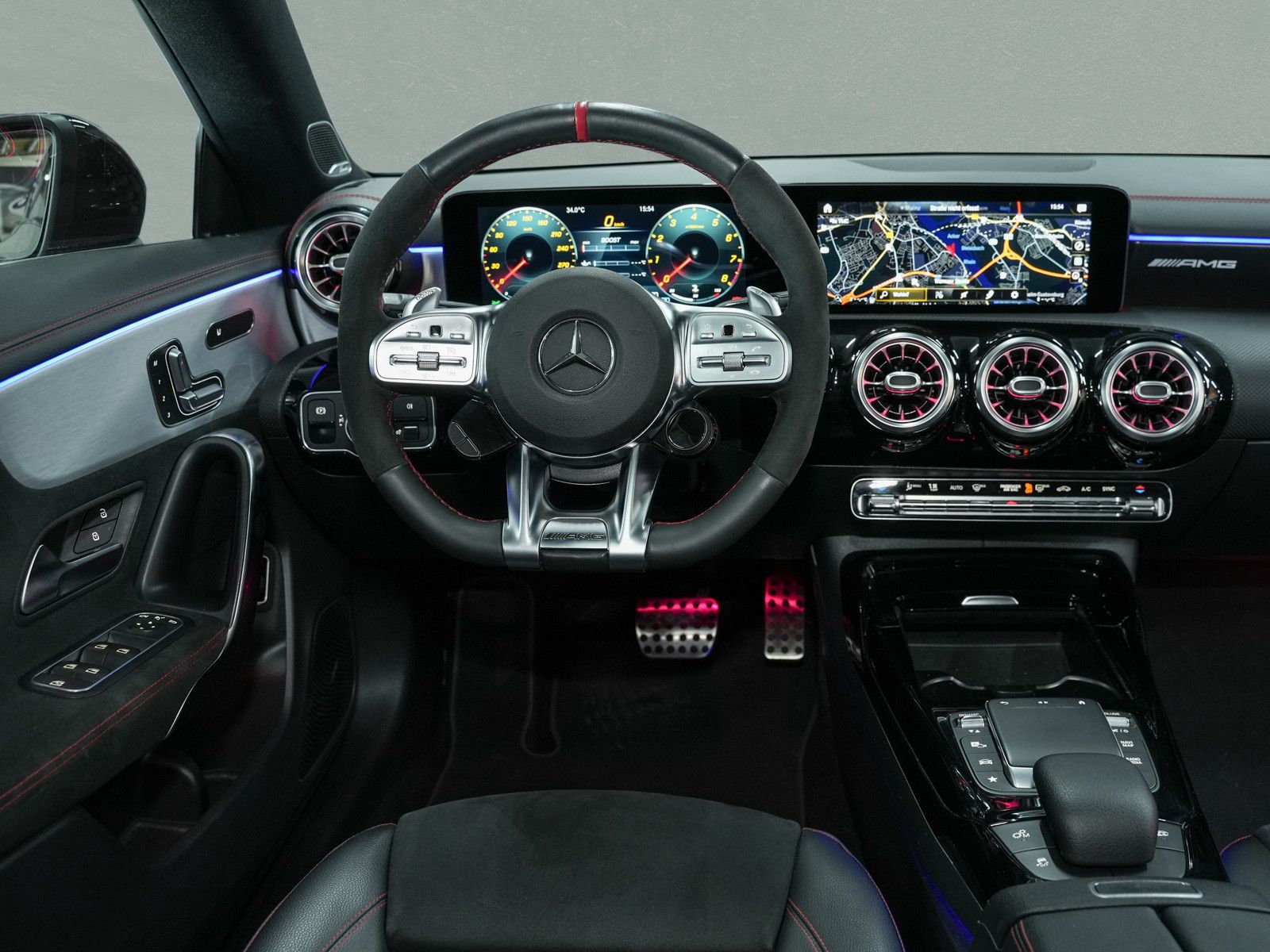 Fahrzeugabbildung Mercedes-Benz CLA 45 AMG Shooting Brake S 4Matic - Panorama