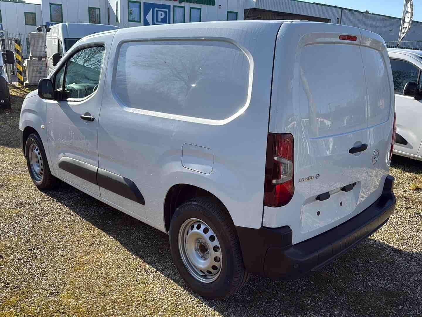 Fahrzeugabbildung Opel Combo-e Cargo Edition