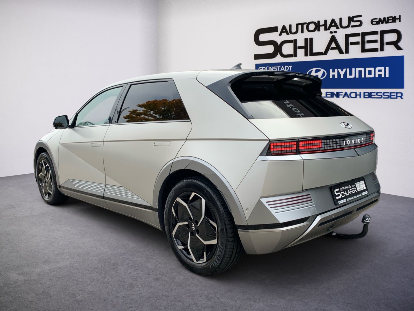 Fahrzeugabbildung Hyundai IONIQ 5 Uniq 72,6 kWh AHK 4WD Relax Solar