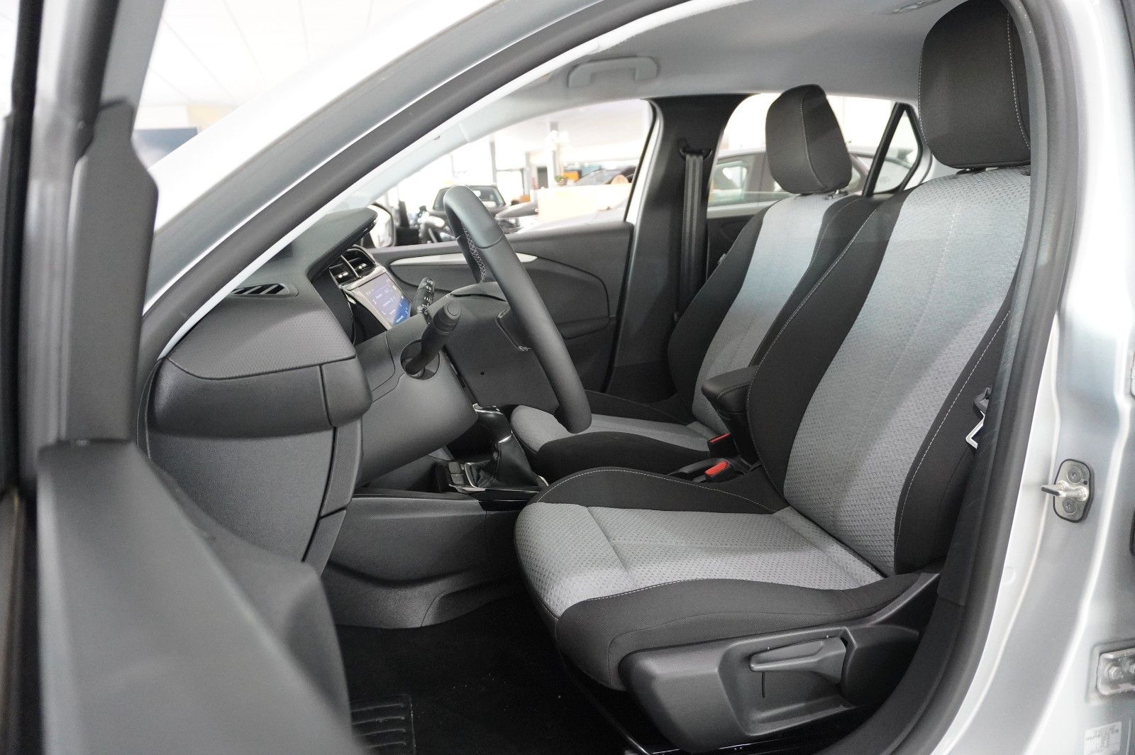 Fahrzeugabbildung Opel Corsa F 1.2 FACELIFT NAVI/LED/KAMERA/VIRTU./DAB+