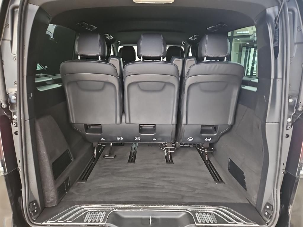 Fahrzeugabbildung Mercedes-Benz V 300 Avantgarde lang 7 Sitze STHZ DISTRONIC AHK