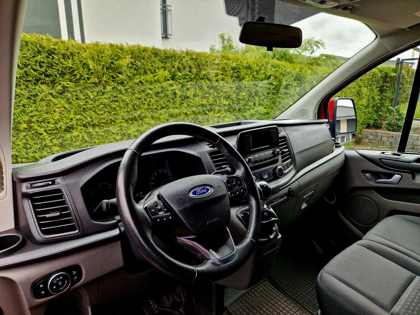 Ford Transit Custom Kombi 320 L1 (9-Sitzer, 2x Klima)