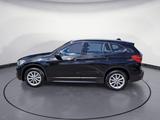 BMW X1 xDrive20i A Advantage Aut. Klimaaut. PDC AHK - BMW X1: Schwarz