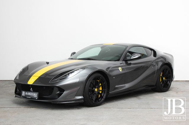 Ferrari 812 Superfast Garantie Lift LED Carbon