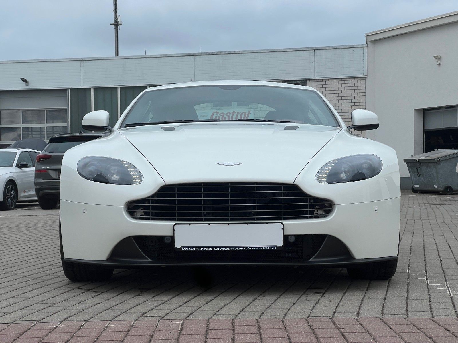 Fahrzeugabbildung Aston Martin V8 Vantage Coupe*RFK nur 18TKM*wie NEU