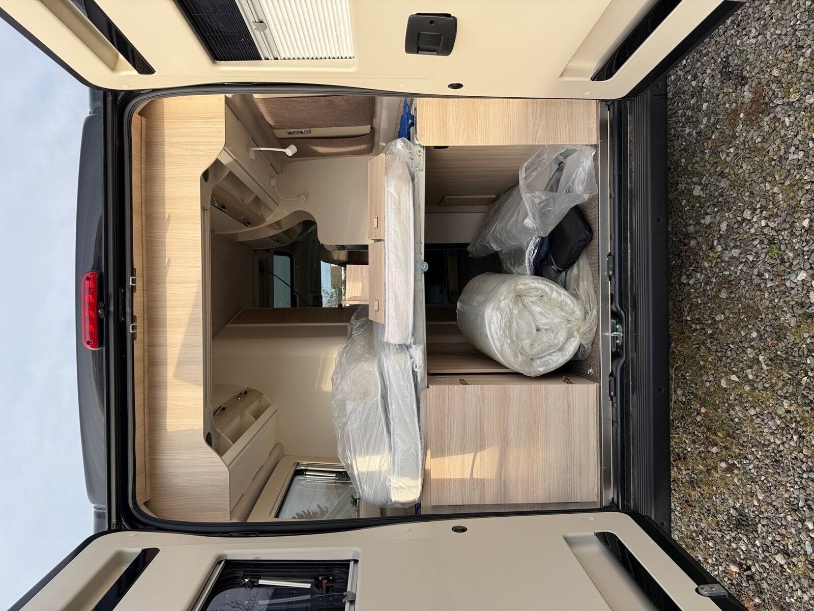 Fahrzeugabbildung Eura Mobil Van V 595 HB Pop-Up Dach, Captain-Chair-Sitze