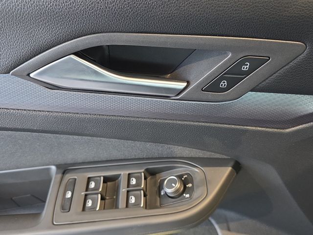 Golf VIII Active 2.0 TDI DSG*AHK*ACC*SHZ*