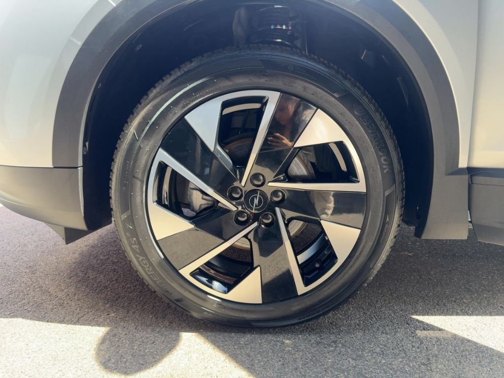 Fahrzeugabbildung Opel Grandland GS  HEAD UP  WINTERP. NAVI PANORAMA DA