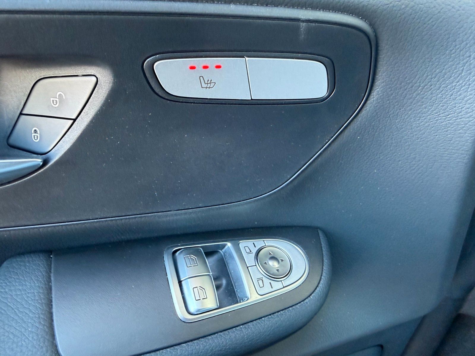 Fahrzeugabbildung Mercedes-Benz V 250 d DISTRONIC AHK2,5to Kamera
