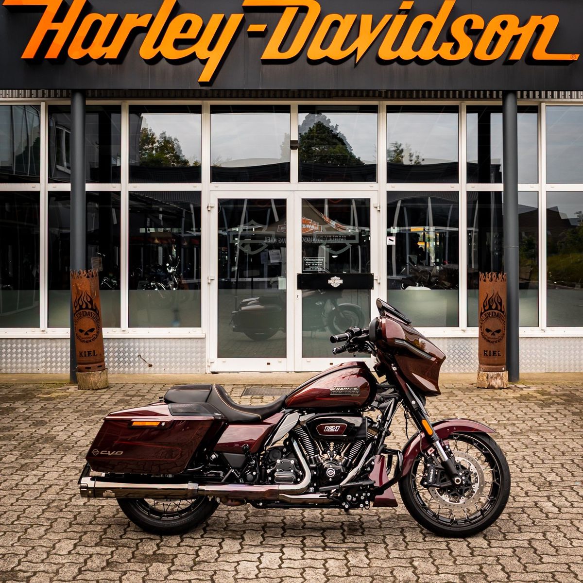 Fahrzeugabbildung Harley-Davidson CVO Street Glide FLHXSE 121 Cui - Jekill & Hyde