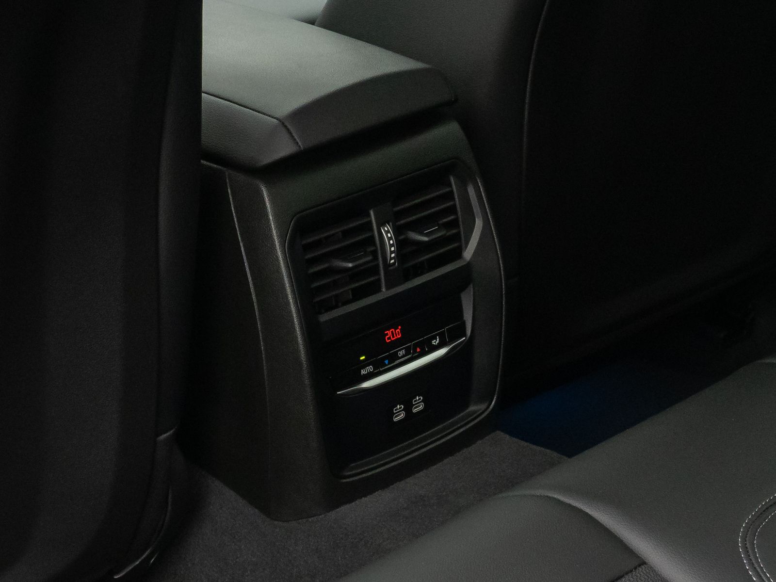 Fahrzeugabbildung BMW 318d Sport Leder DAB Individual DrivAssis 18Zoll