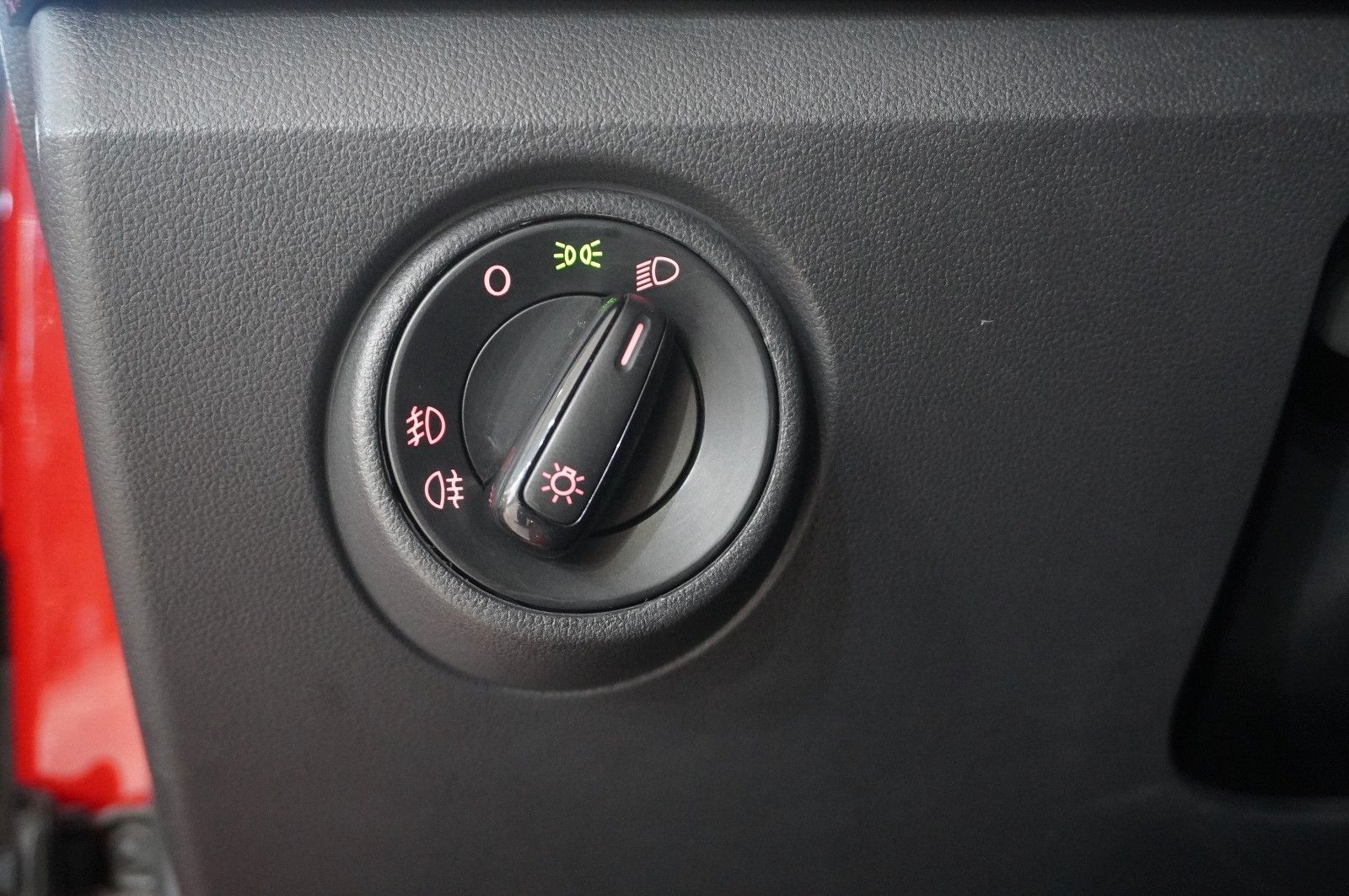 Fahrzeugabbildung Volkswagen up! 1.0 MOVE 5-TÜR KLIMA/SHZ/USB/NEBEL/SPORT/LED