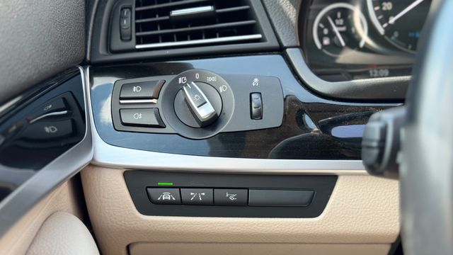 BMW 530d Touring xDrive *LED*HEAD-UP*PANO*KAMERA*