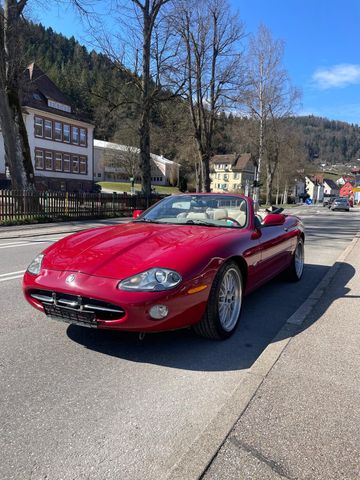 Jaguar XK8 -