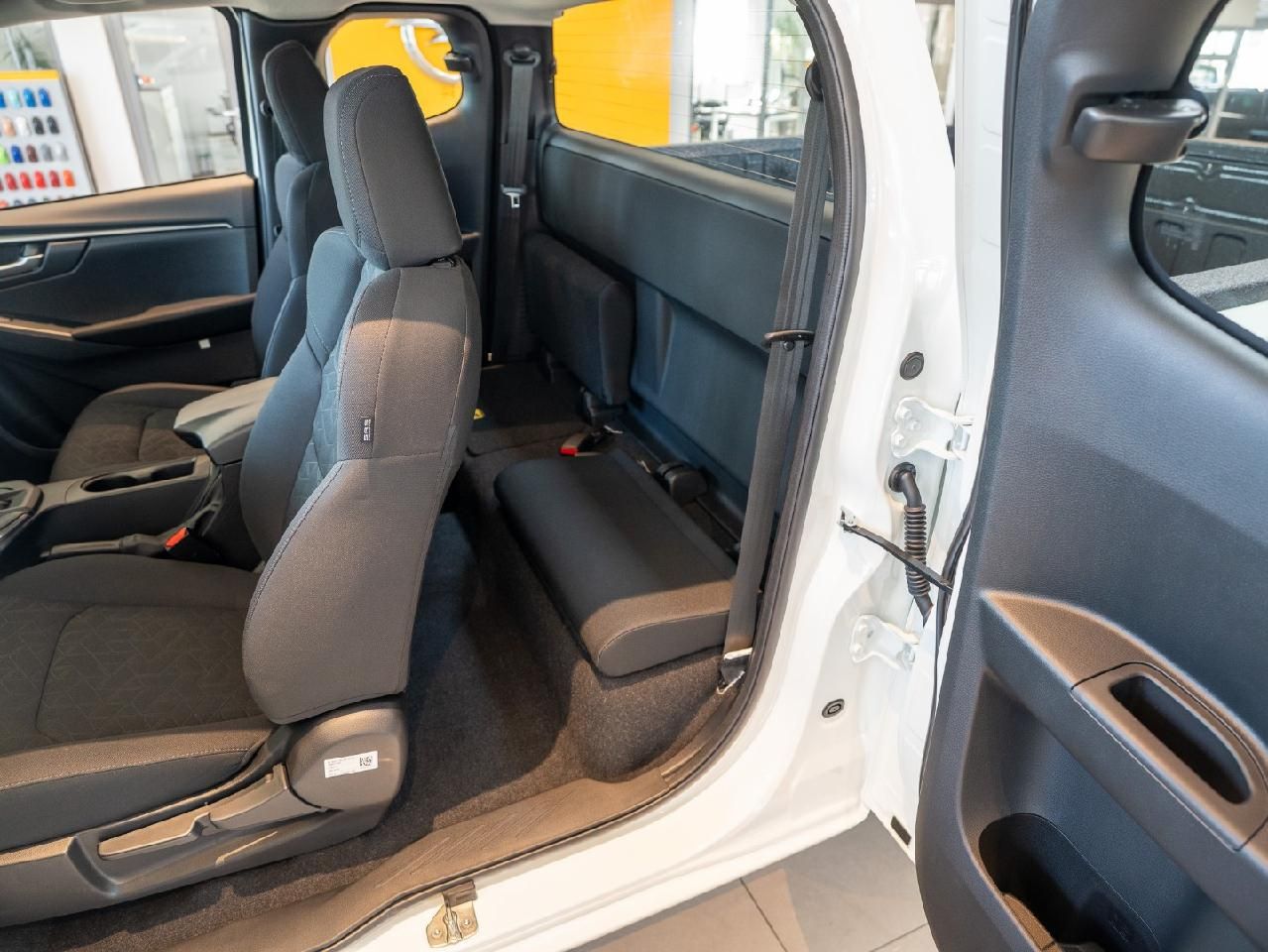 Fahrzeugabbildung Isuzu D-Max Space Cab 4WD LS