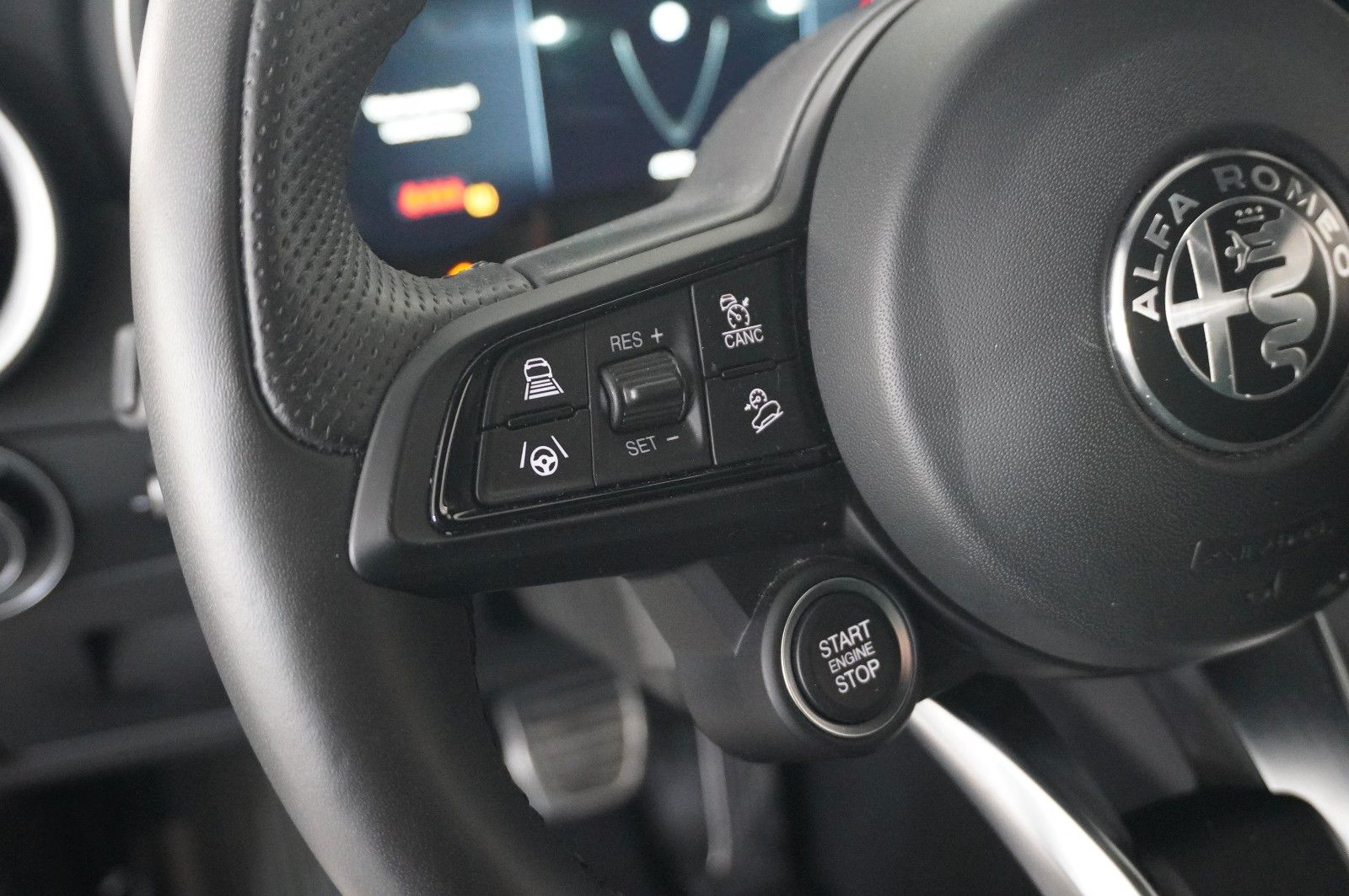 Fahrzeugabbildung Alfa Romeo Stelvio 2.2D VELOCE Q4 NAVI/LED/KAMERA/MATRIX/SH