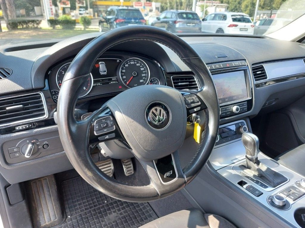 Fahrzeugabbildung Volkswagen Touareg 3.0 V6 TDI SCR Blue Motion DPF Automatik