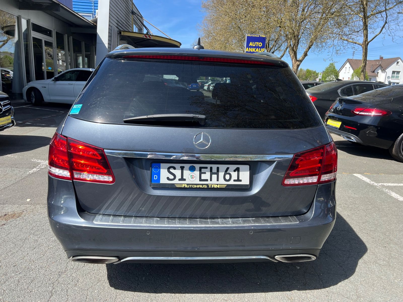Fahrzeugabbildung Mercedes-Benz E 350 E T-Modell E 350 BlueTec 4Matic