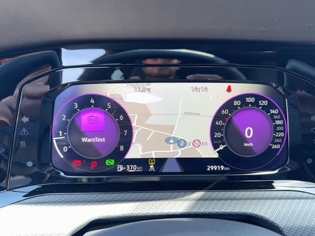 Golf VIII R-LINE 1.5 eTSI DSG PANO REAR VIEW MAT