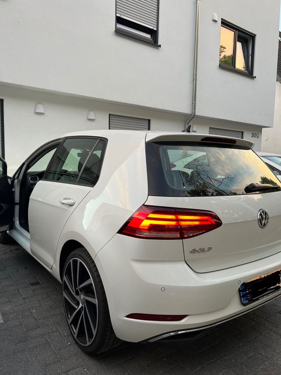 Image of Volkswagen Golf