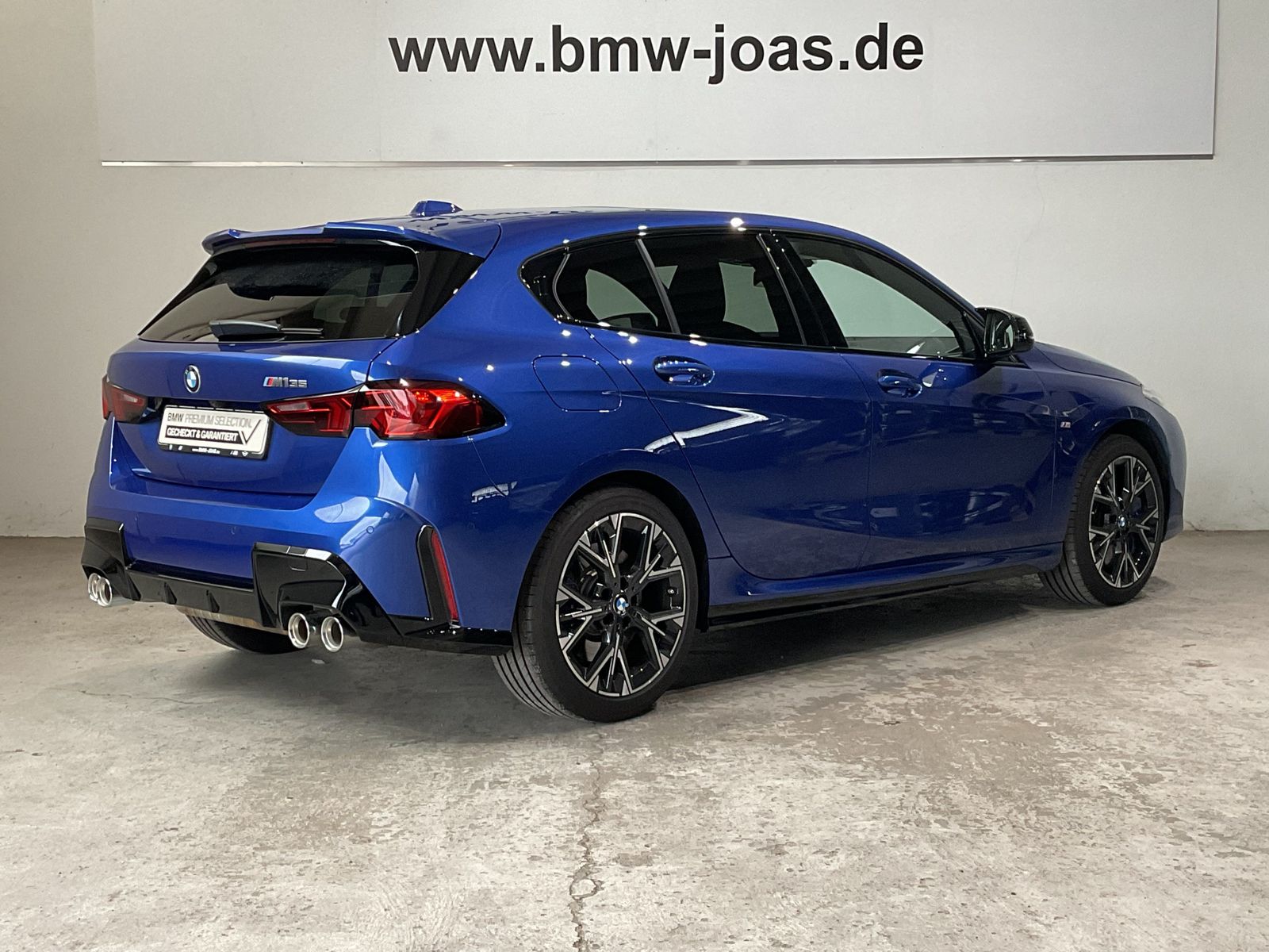 Fahrzeugabbildung BMW M135 xDrive Hatch Head-Up HK HiFi DAB LED Shz