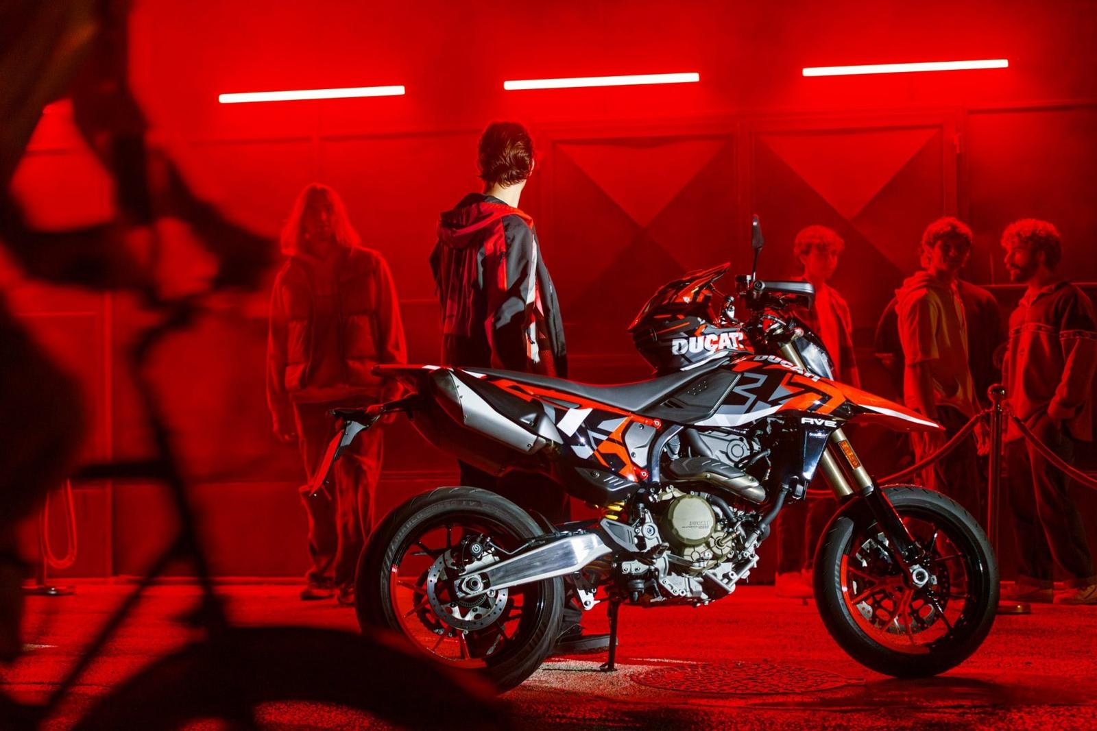 Ducati Hypermotard 698 Mono