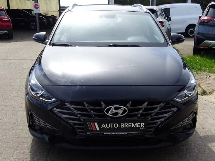 Fahrzeugabbildung Hyundai i30 Kombi 1,5 T-GDI 48V-Hybrid Edition 30