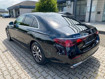 Mercedes E 200 - 8