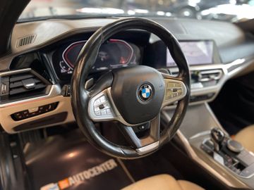 BMW 320 Touring  d xDrive Luxury Line *HUD*PANO*ACC*