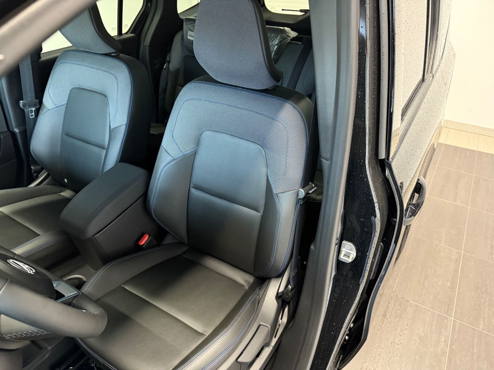 Fahrzeugabbildung Nissan Townstar Kombi L1 N-Connecta - Design-Paket