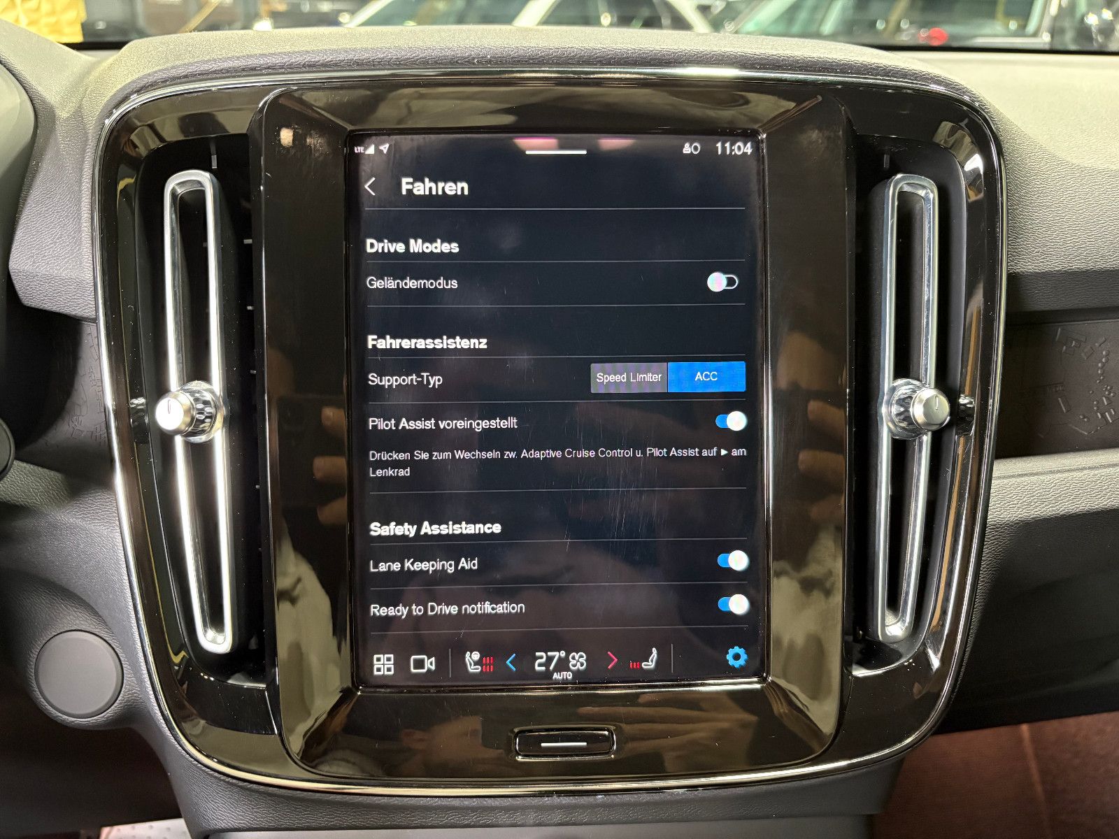 Fahrzeugabbildung Volvo XC 40 Core Plus Recharge Electric/KAMERA/CARPLAY