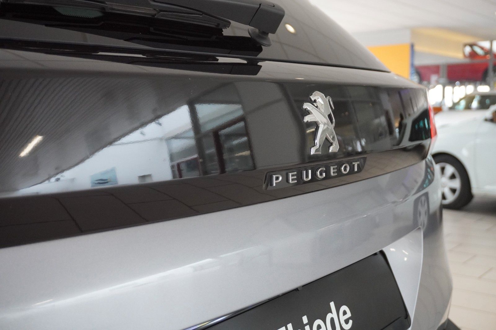 Fahrzeugabbildung Peugeot 3008 1.5D ALLURE NAVI/LED/KAMERA/SPORT/VIRTU/AHK