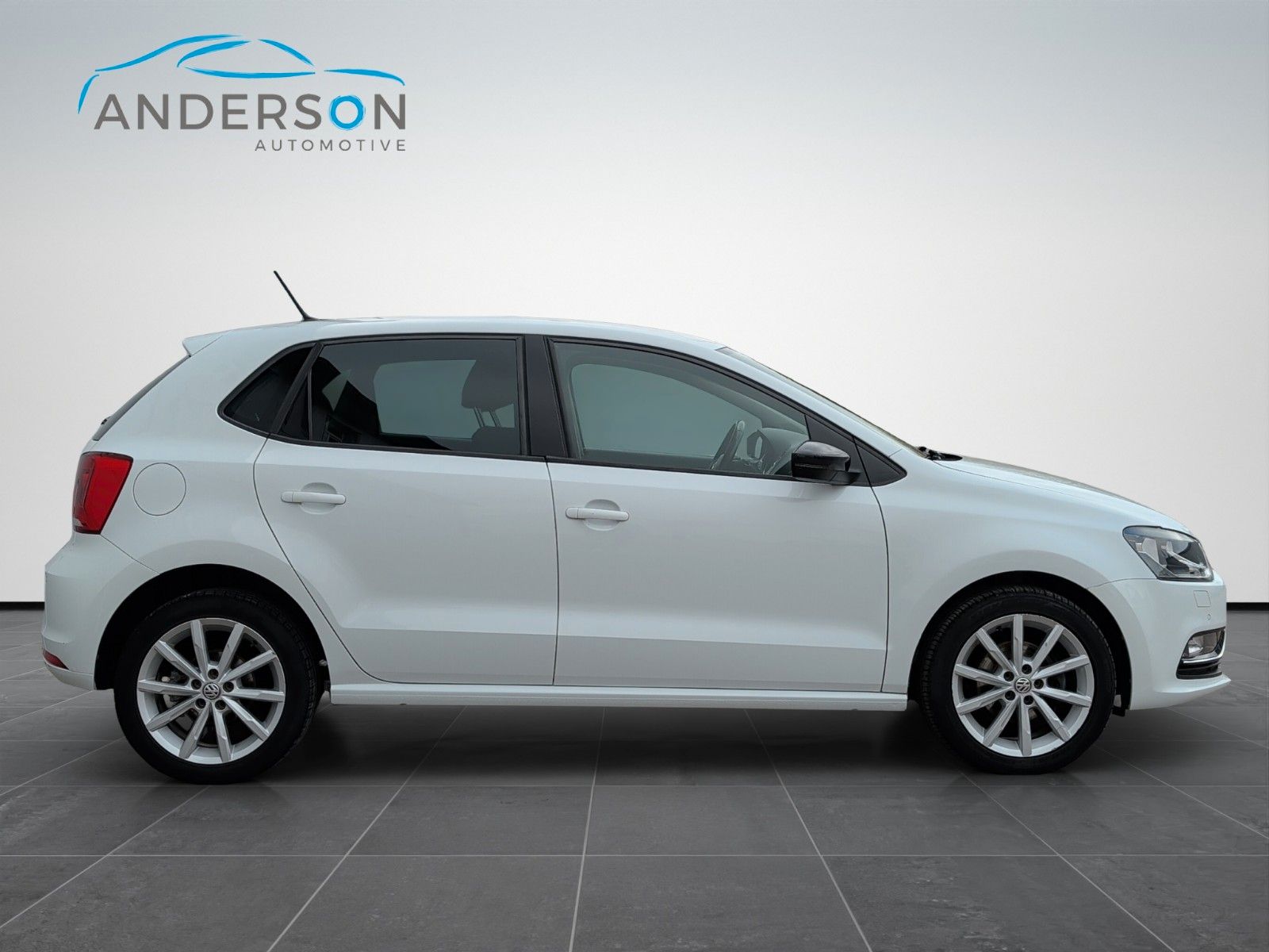 Fahrzeugabbildung Volkswagen POLO 1.2 TSI HIGHL DSG TEL APP KLIMAAUT 16" GRA