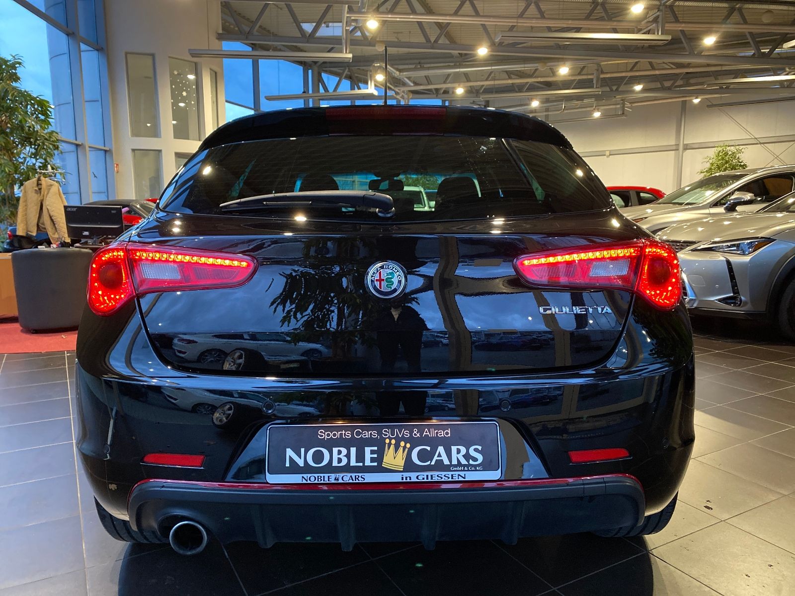 Fahrzeugabbildung Alfa Romeo Giulietta Sport CARBON LEDER XEN PDC 18"