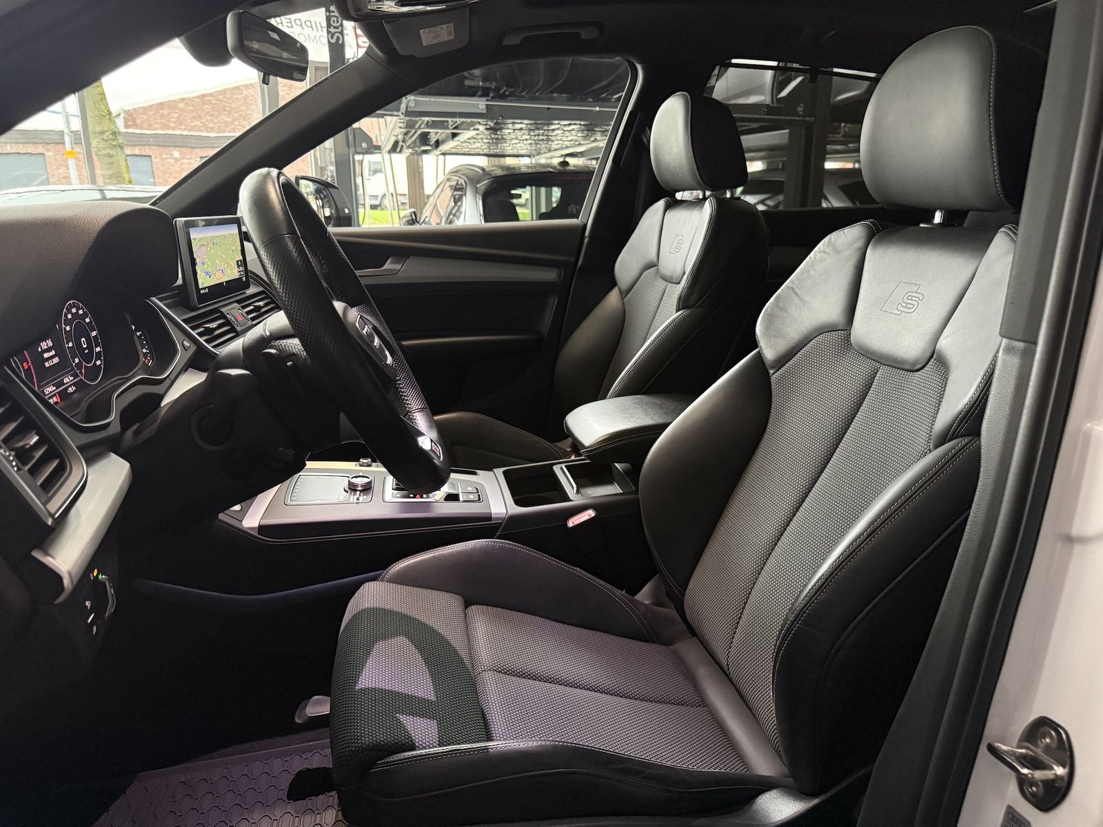 Fahrzeugabbildung Audi Q5 40 TDI qu. Sport S-LINE|NAVI|R-KAMERA|PANO