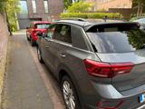 Volkswagen Life+Garantie 2029+8-fach+SHZ+NAVI+LED - Volkswagen T-Roc mit Benzin-Antrieb: Grau, Garantie