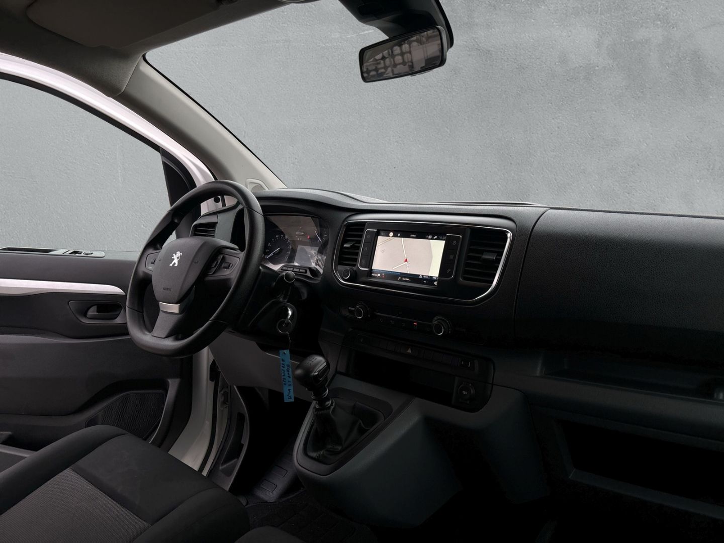 Fahrzeugabbildung Peugeot Expert TwinCab Edition L3 2.0 BlueHDi *Einparkhi