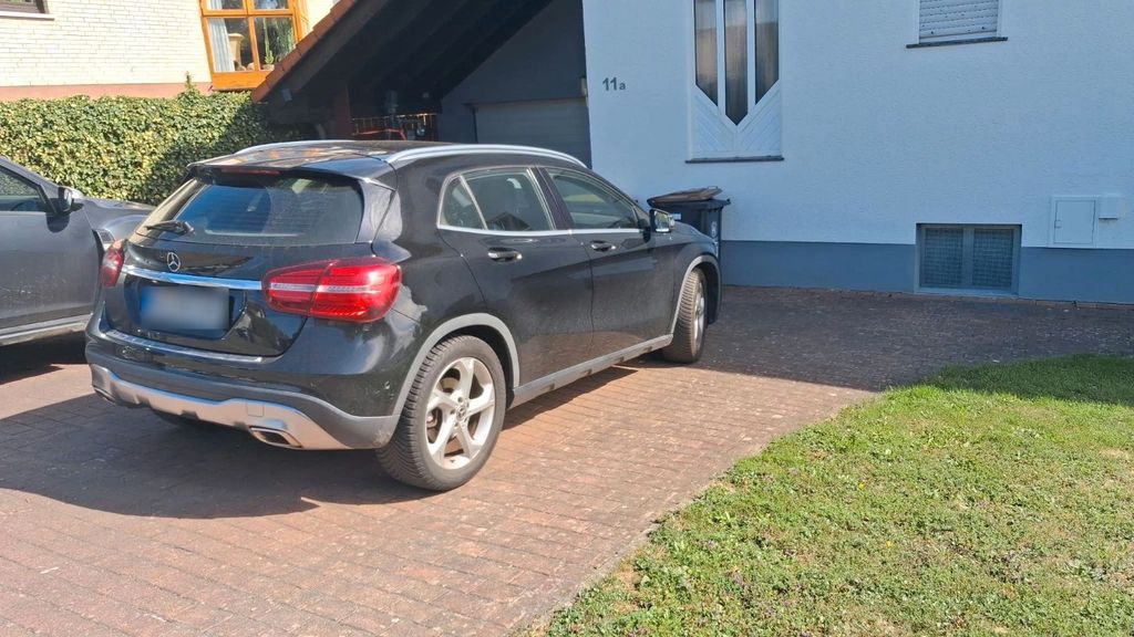 Image of Mercedes-Benz GLA 180