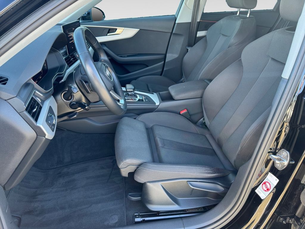 AUDI A4 2023