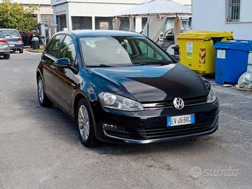 Volkswagen Golf - 1