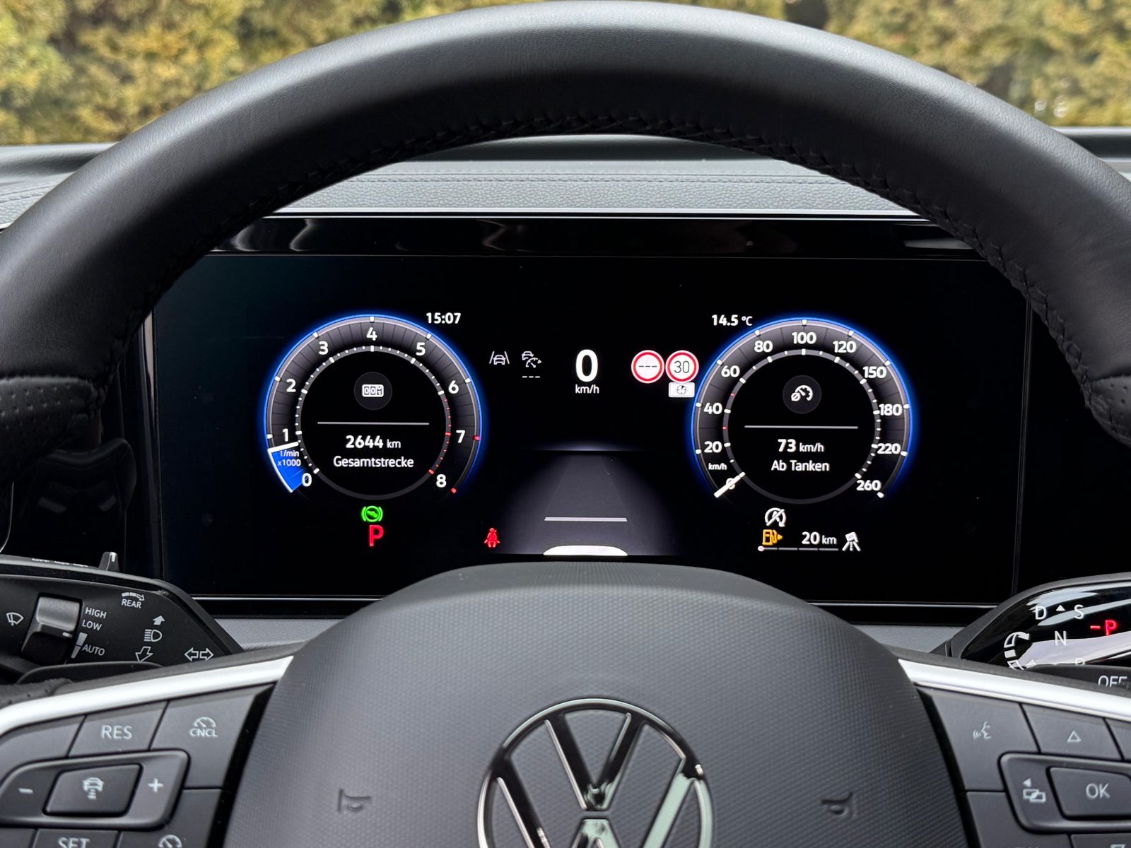Fahrzeugabbildung Volkswagen Tiguan 2.0TSI DSG 4M R-Line MATRIX+PANO+AHK+360°