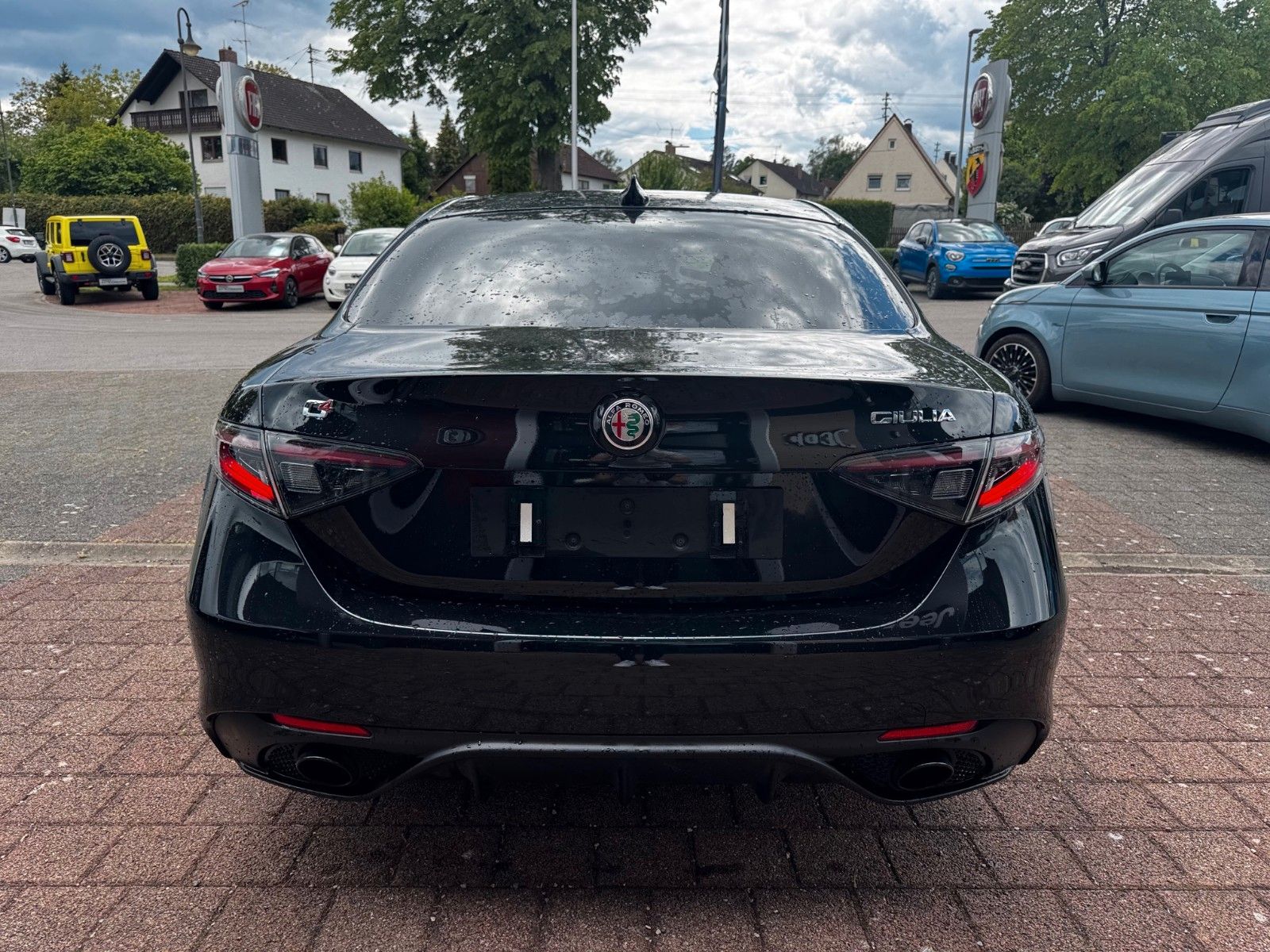 Fahrzeugabbildung Alfa Romeo Giulia Competizione Q4 Navi Kamera Totwinkel