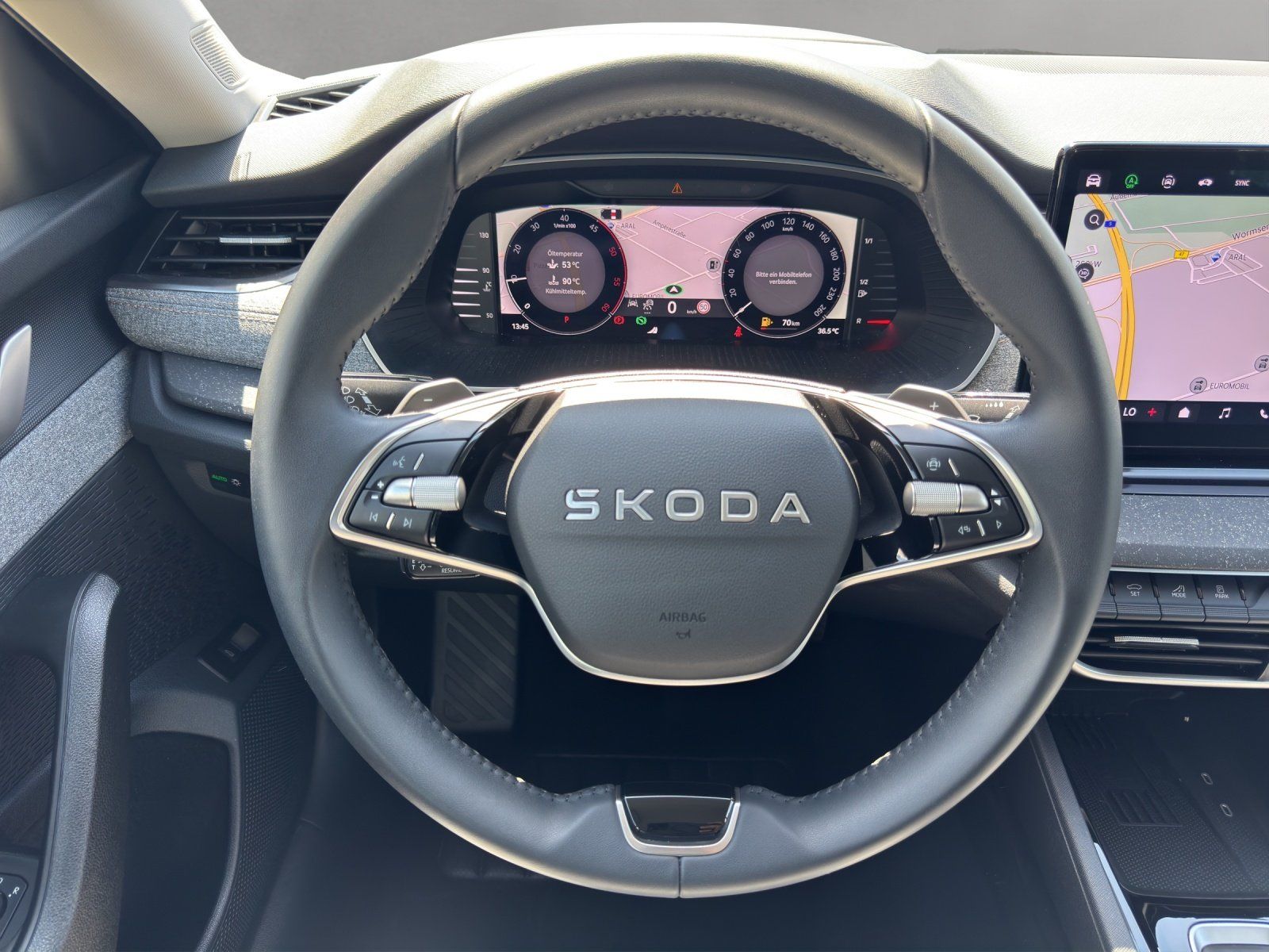 Fahrzeugabbildung SKODA Octavia 2.0 TDI DSG Selection/ACC/HUD/360°CAM/