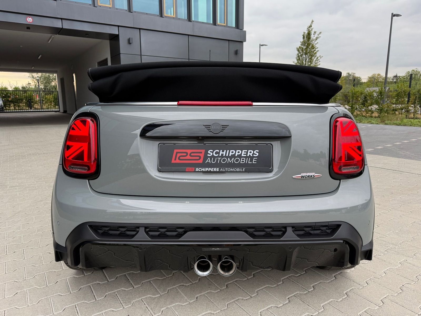 Fahrzeugabbildung MINI John Cooper Works Cabrio NAVI|KAMERA|ESS.-TRIM
