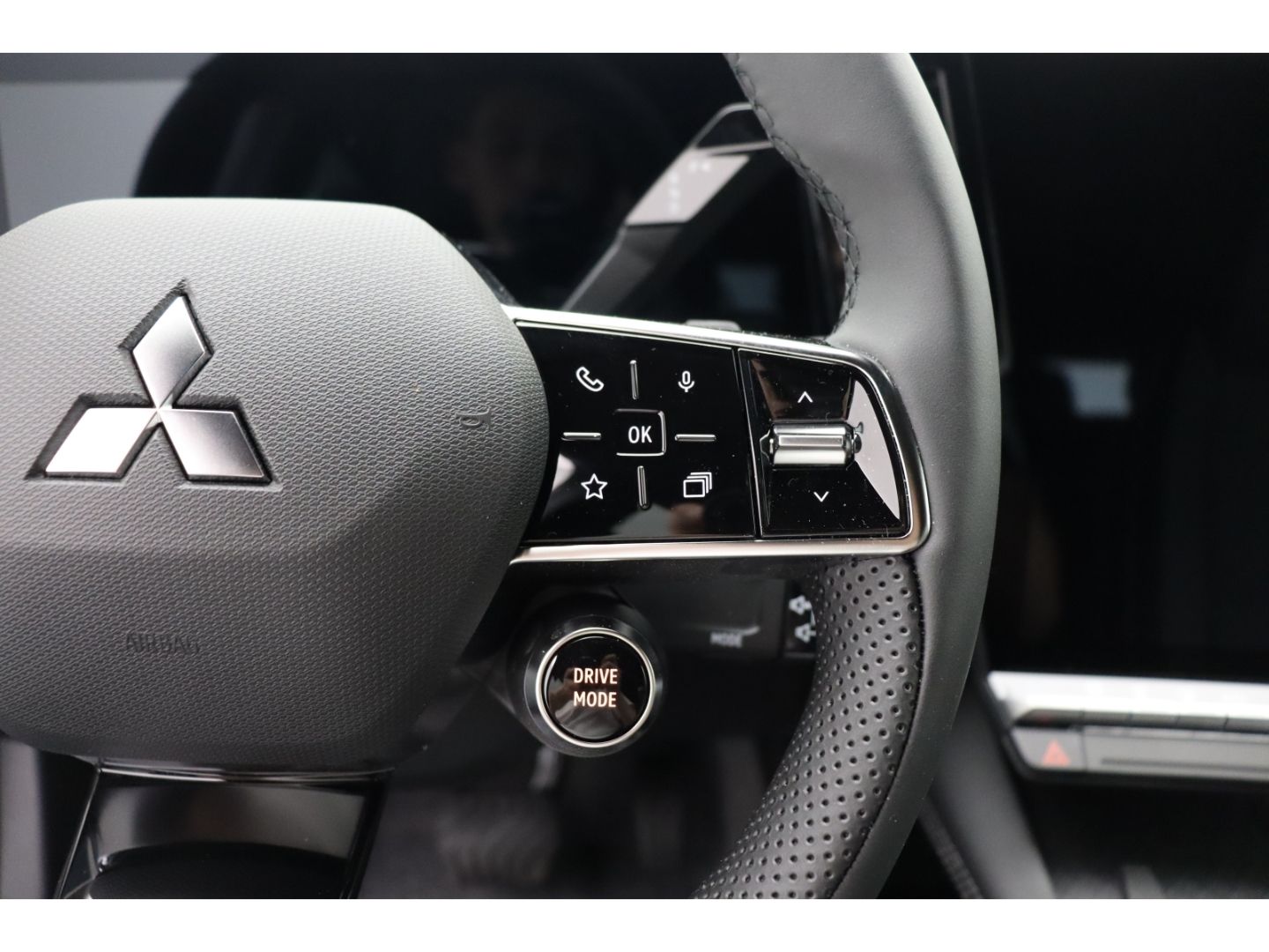 Fahrzeugabbildung Mitsubishi Eclipse Cross Diamant Top 11 KW ACC Totwinkelass