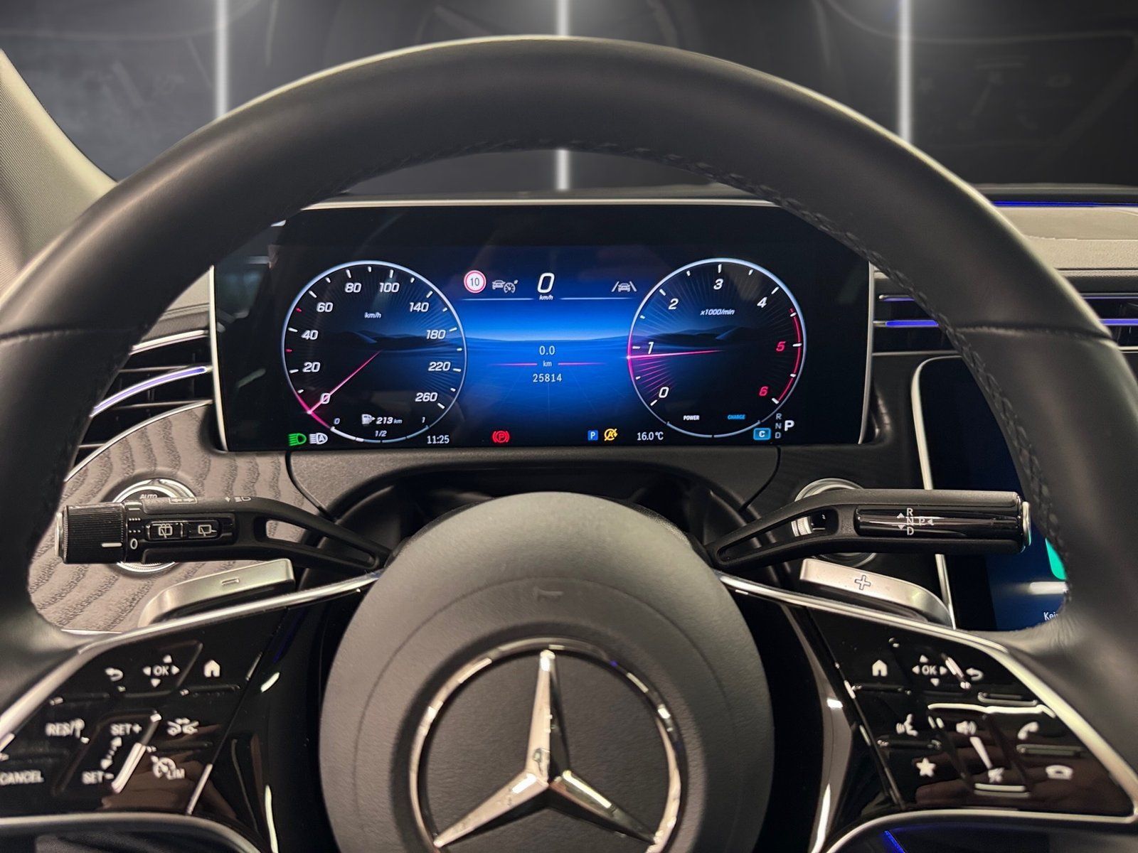 Fahrzeugabbildung Mercedes-Benz E 220 T d Avantgarde*AHK*Pano*Distro*Totwink*LED