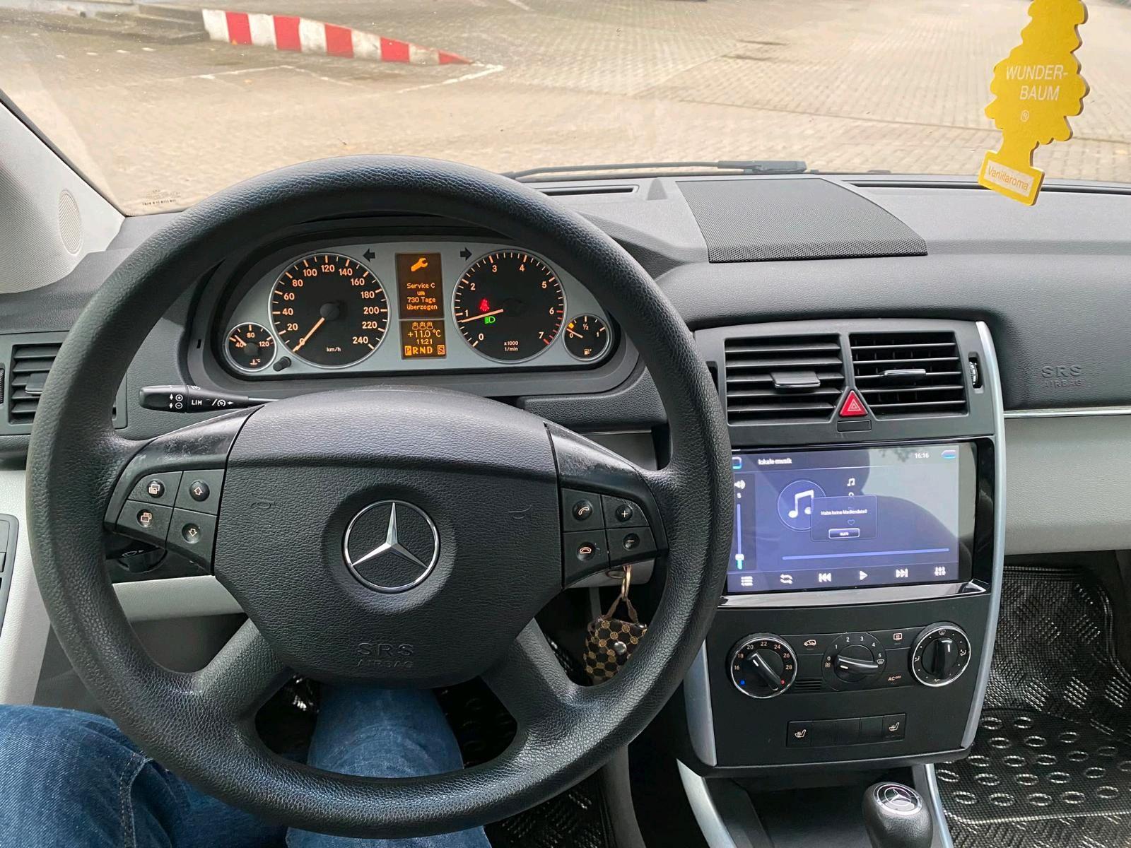 Mercedes-Benz  2006 — interior