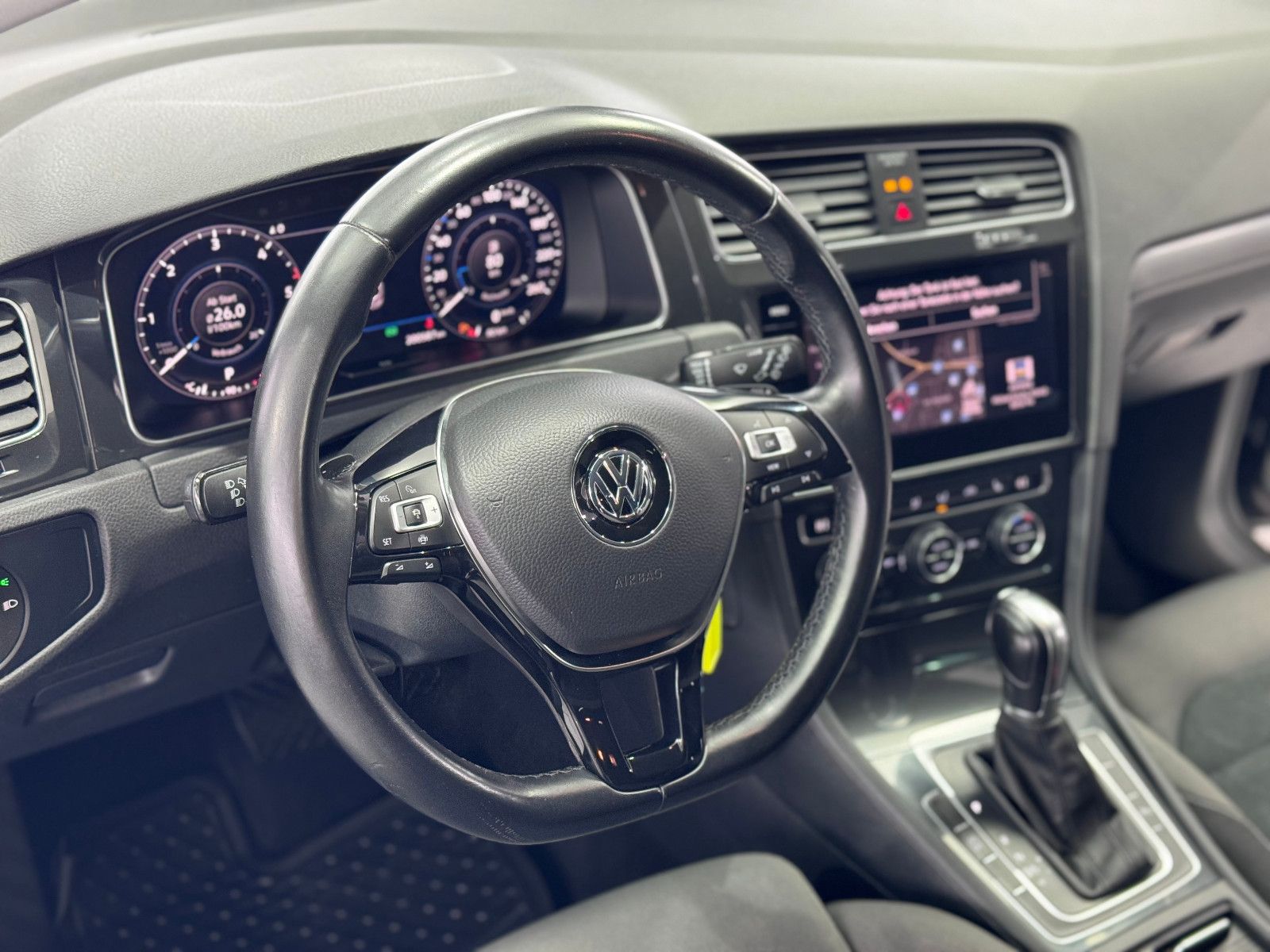 Fahrzeugabbildung Volkswagen Golf VII Variant*DSG*NAVI*MASSAGE*DIGI-TACHO*ACC