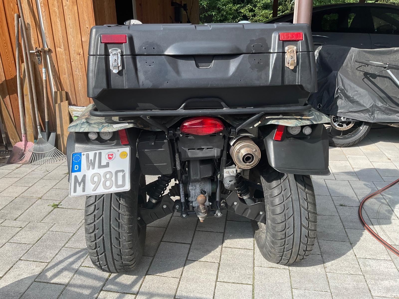 Suzuki  2012 — rear view