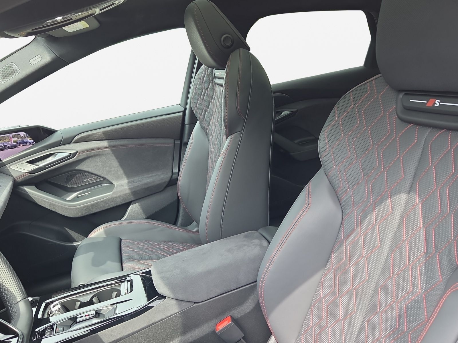 Audi S6 e-tron - Bild 11